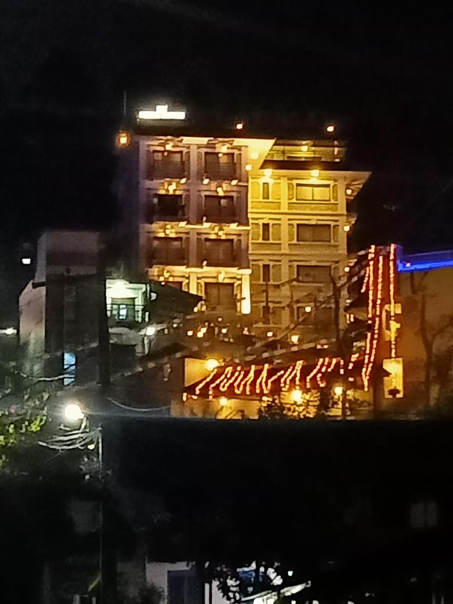 Hotel Kings Покхара Экстерьер фото