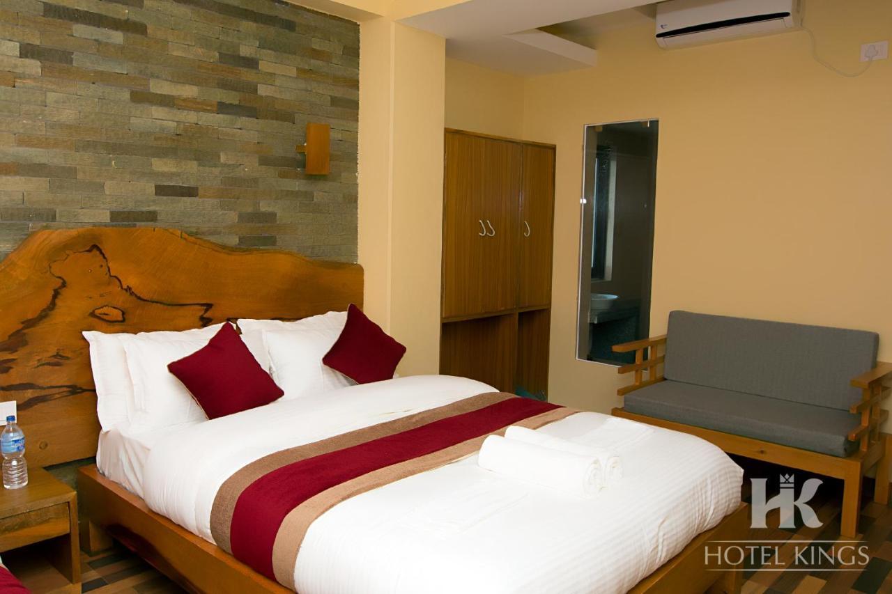 Hotel Kings Покхара Экстерьер фото